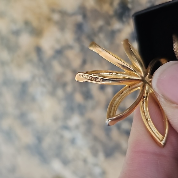 Technibond rhodium plated sterling silver flower necklace - Picture 2 of 2